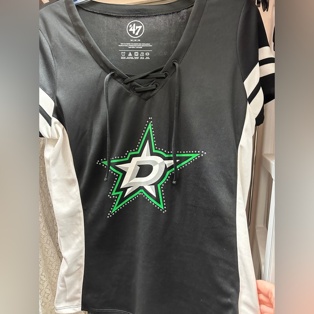 NHL Dallas Stars women’s top. EUC. Size Medium. Black